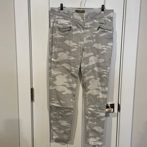 Women’s White and Grey Camo Democracy Pants Size 10